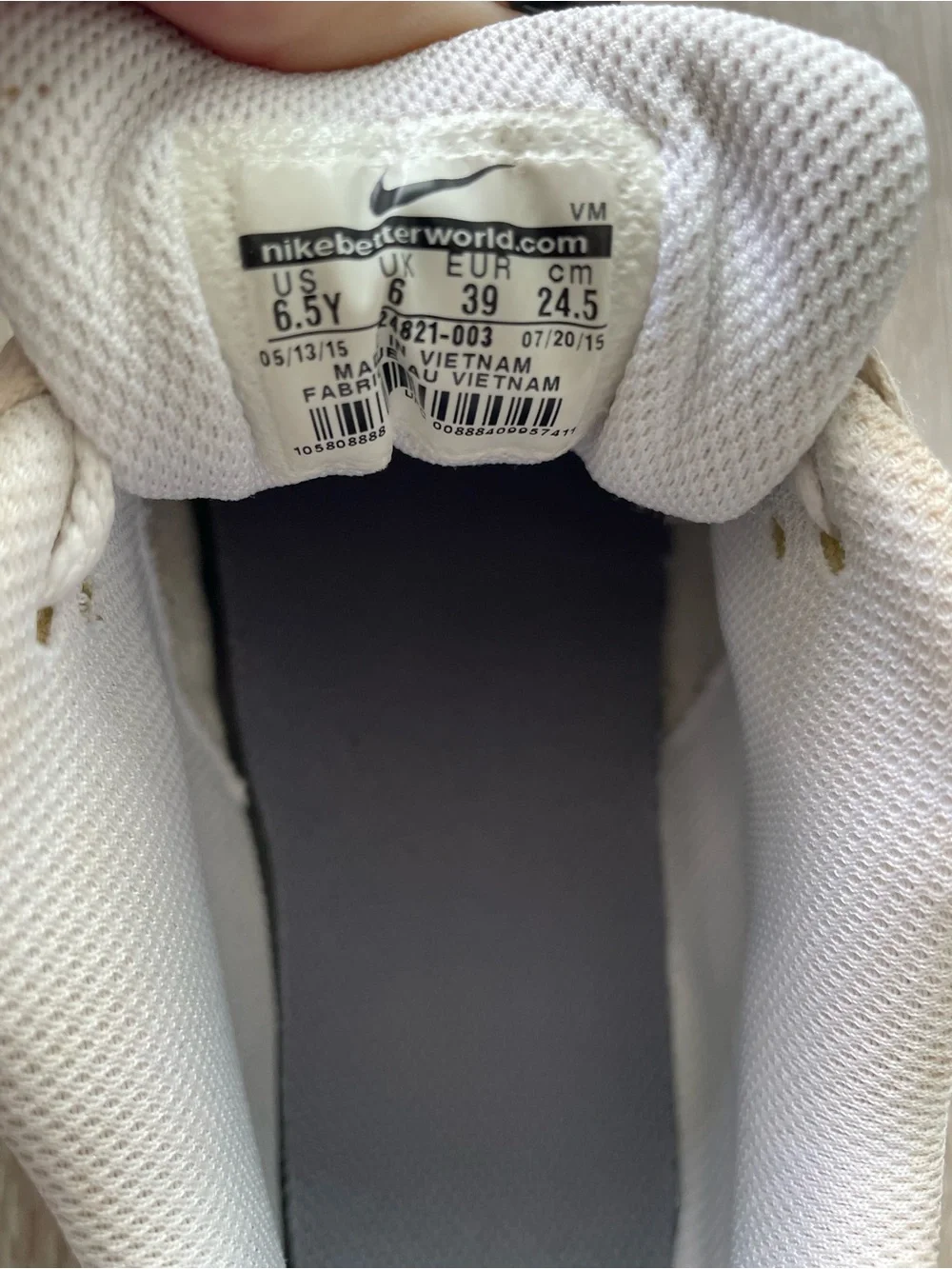 Nike Kids Air Max Low Top Sneakers in Grey and White - Picture 8 of 9